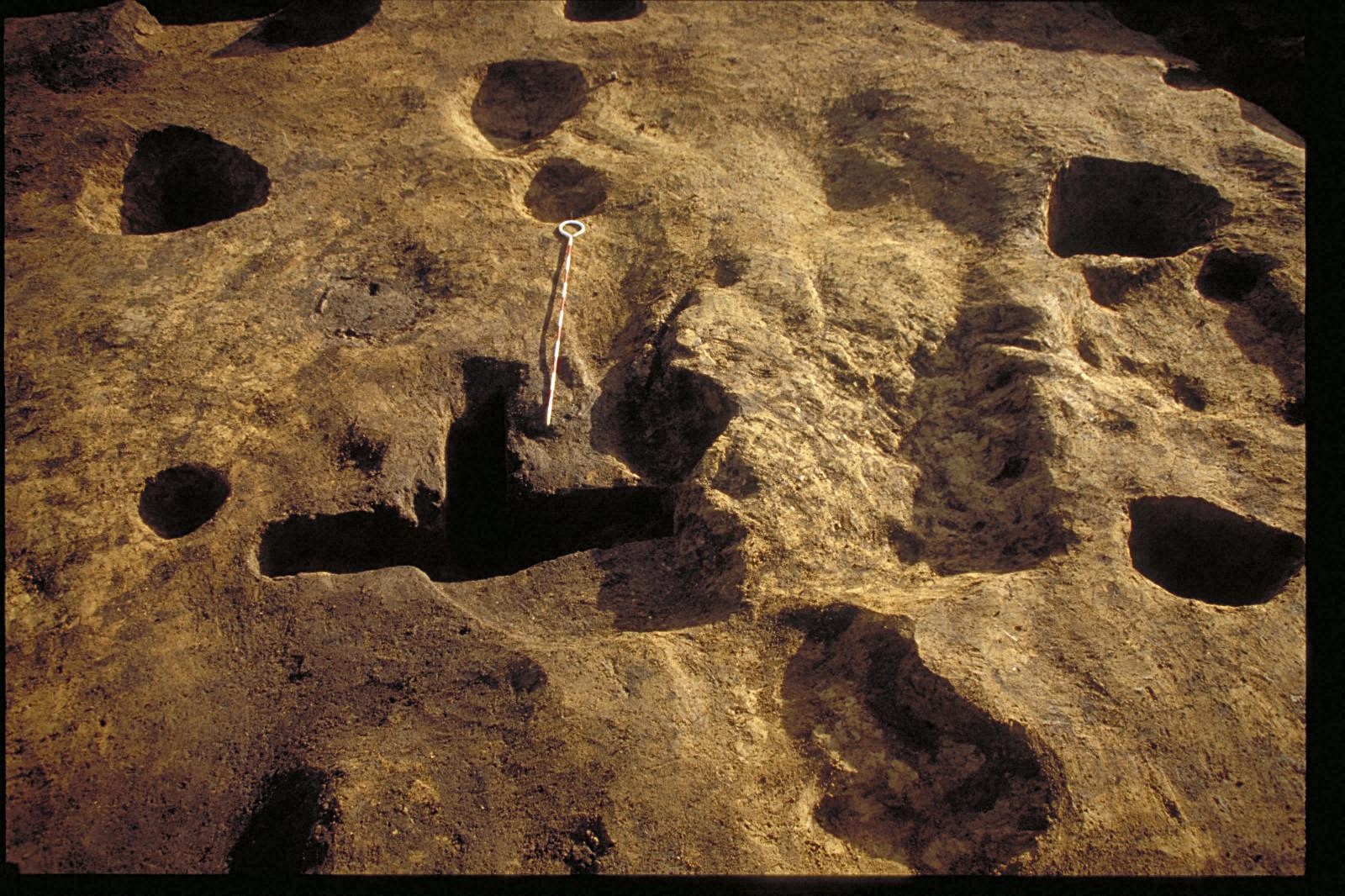 No.241 remains of pit-dwelling