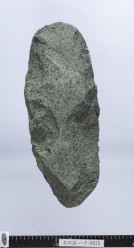 磨製石斧の写真