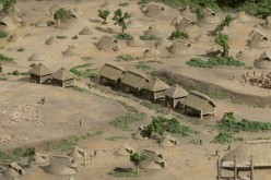三内丸山遺跡の復元模型の写真
